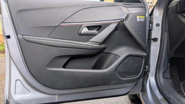 Peugeot E-208 image 6