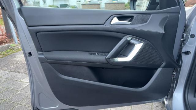 Peugeot 308 image 9