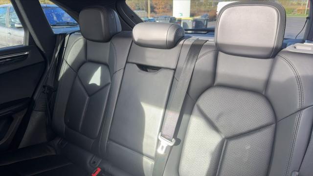 Porsche Macan image 9
