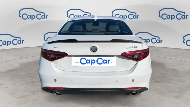 Alfa Romeo Giulia image 2