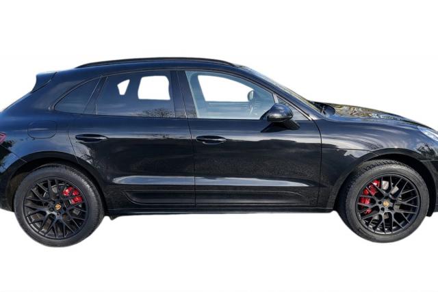 Porsche Macan image 1