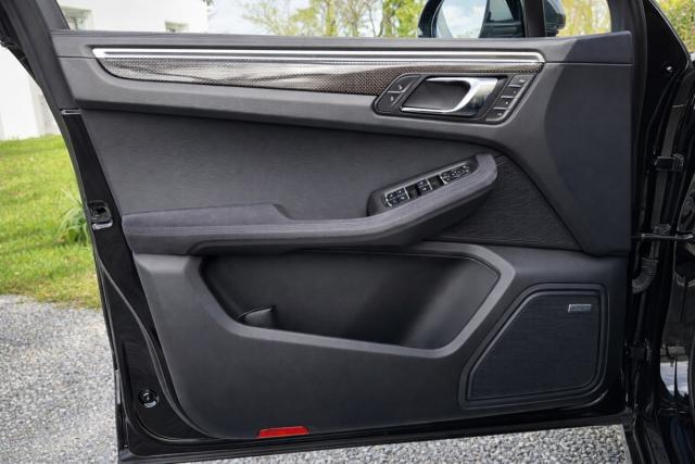 Porsche Macan image 2