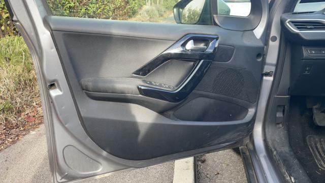 Peugeot 2008 image 9