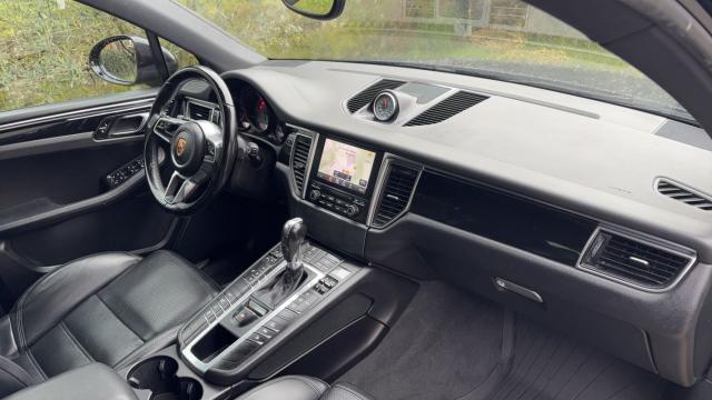 Porsche Macan image 6