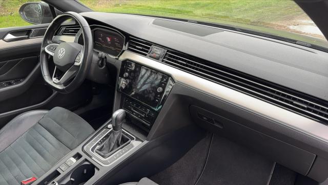 Volkswagen Passat image 2