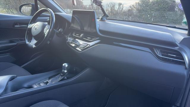 Toyota C-Hr image 6