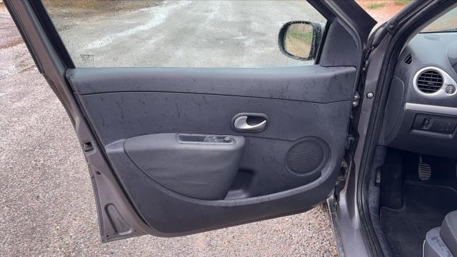 Renault Clio image 1