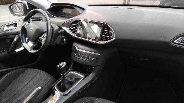 Peugeot 308 image 7