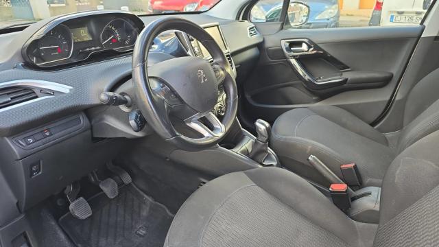 Peugeot 208 image 8