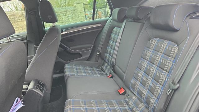 Volkswagen Golf image 7