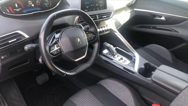 Peugeot 3008 image 2