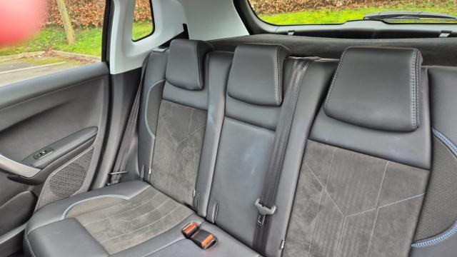 Peugeot 2008 image 2