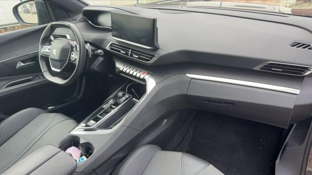 Peugeot 3008 image 2