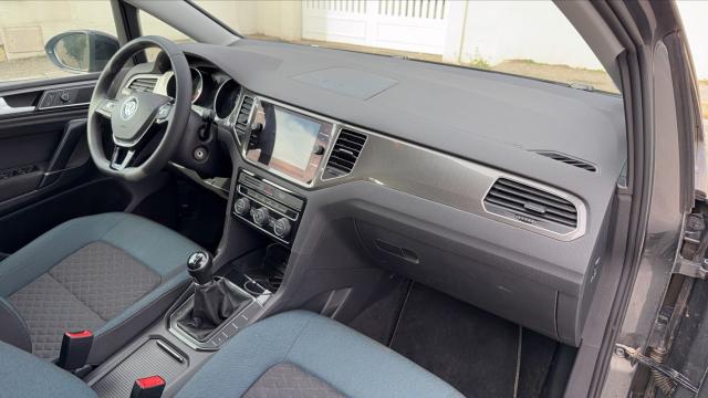 Volkswagen Golf Sportsvan image 3