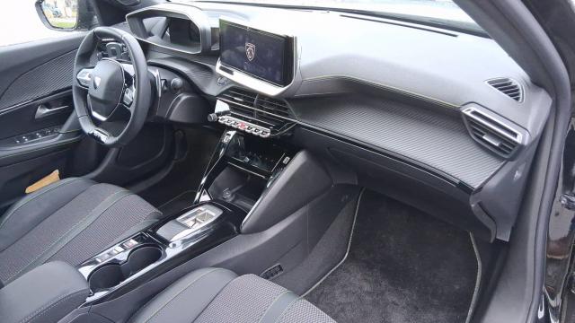 Peugeot 2008 image 2