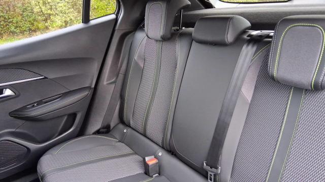 Peugeot 2008 image 6