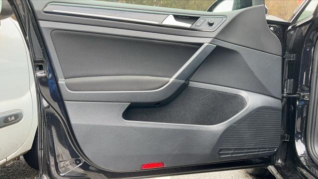 Volkswagen Golf image 2