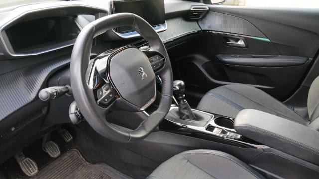 Peugeot 208 image 9