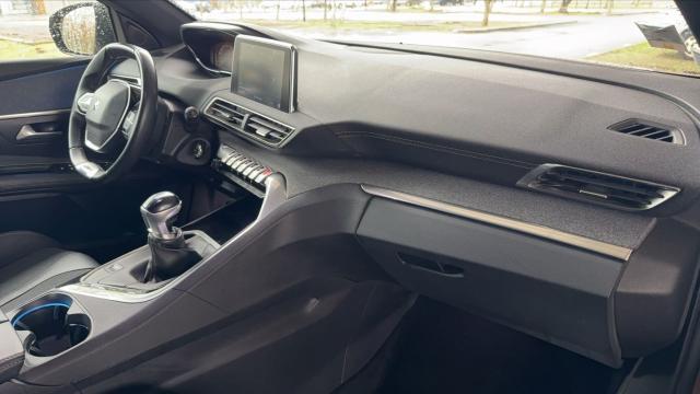 Peugeot 3008 image 2
