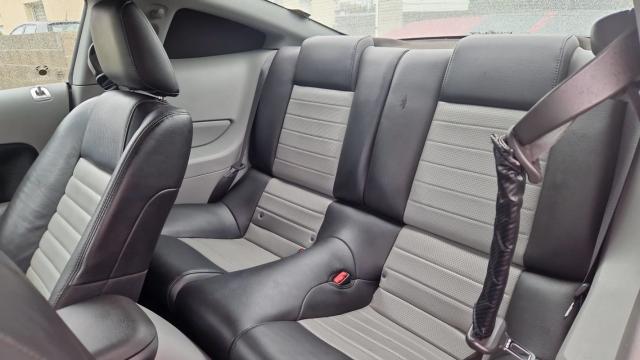 Ford Mustang image 4