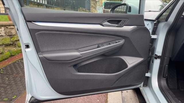 Volkswagen Golf image 6