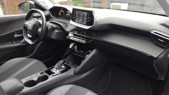 Peugeot 2008 image 1