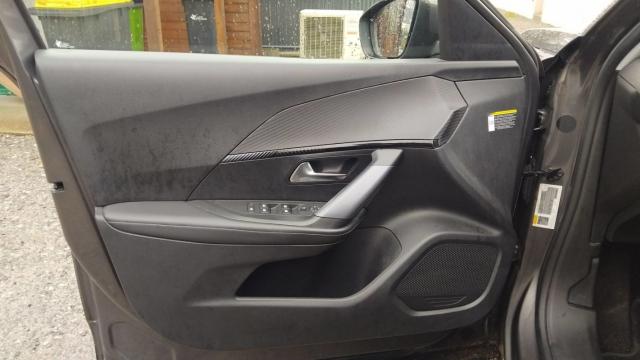 Peugeot 2008 image 2