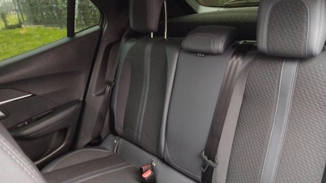 Peugeot 2008 image 6