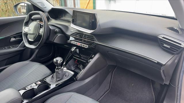 Peugeot 2008 image 8