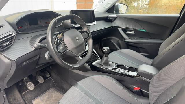 Peugeot 2008 image 1