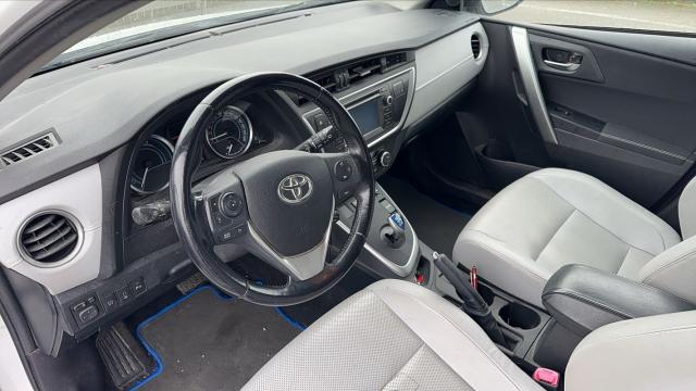 Toyota Auris image 3