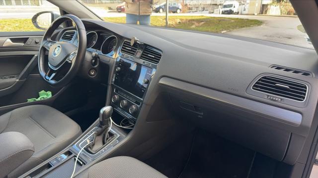 Volkswagen Golf image 5