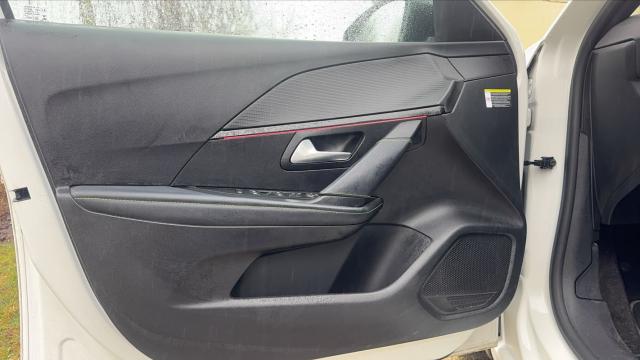 Peugeot 208 image 6