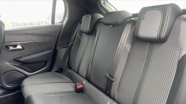 Peugeot 208 image 7