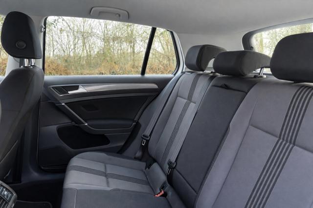 Volkswagen Golf image 9