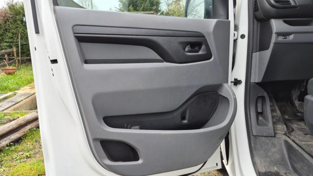 Citroen Jumpy image 2
