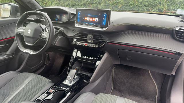 Peugeot 2008 image 3