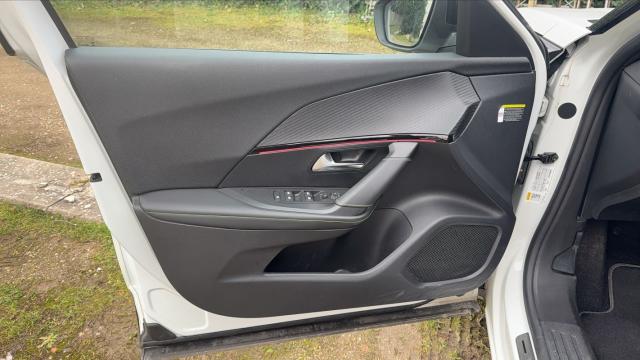 Peugeot 2008 image 5