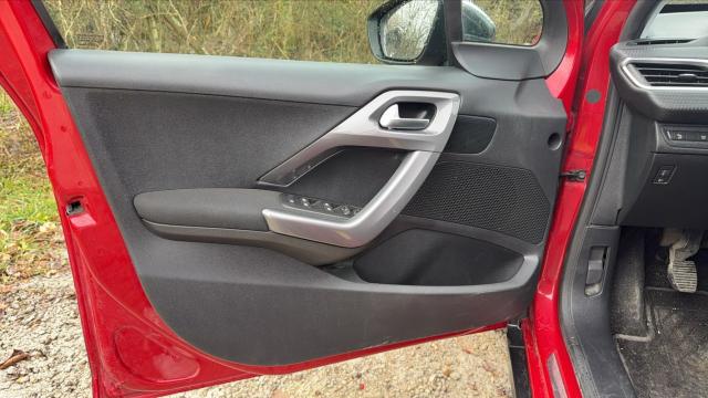 Peugeot 2008 image 2