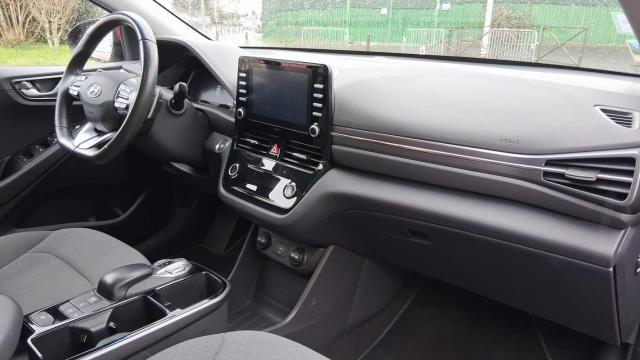 Hyundai Ioniq image 3