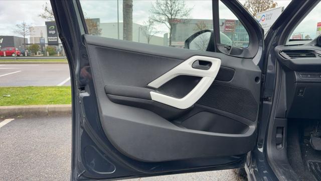 Peugeot 208 image 1