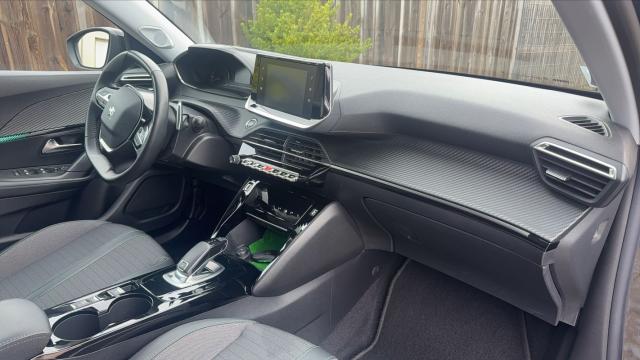 Peugeot 2008 image 8