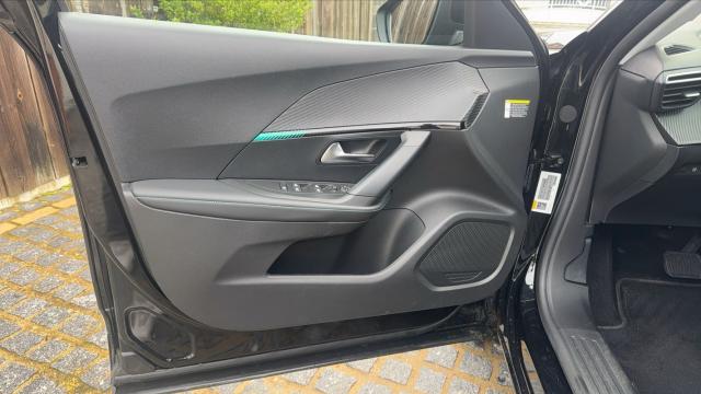 Peugeot 2008 image 1