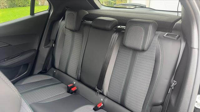 Peugeot 2008 image 6