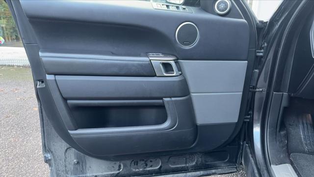 Land Rover Range Rover Sport image 9