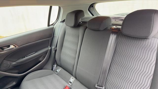 Peugeot 308 image 8