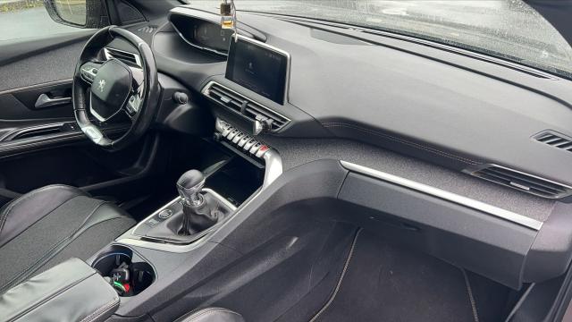 Peugeot 5008 image 8