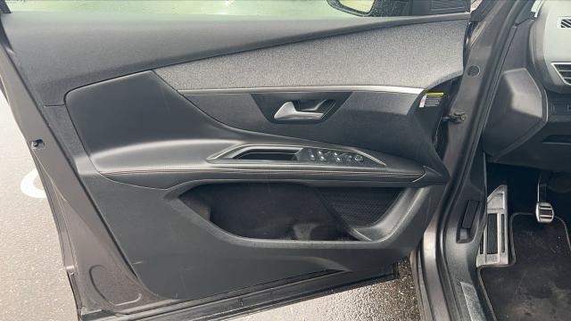 Peugeot 5008 image 3
