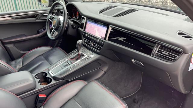 Porsche Macan image 2