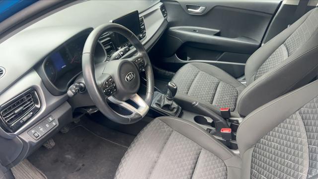 Kia Rio image 6
